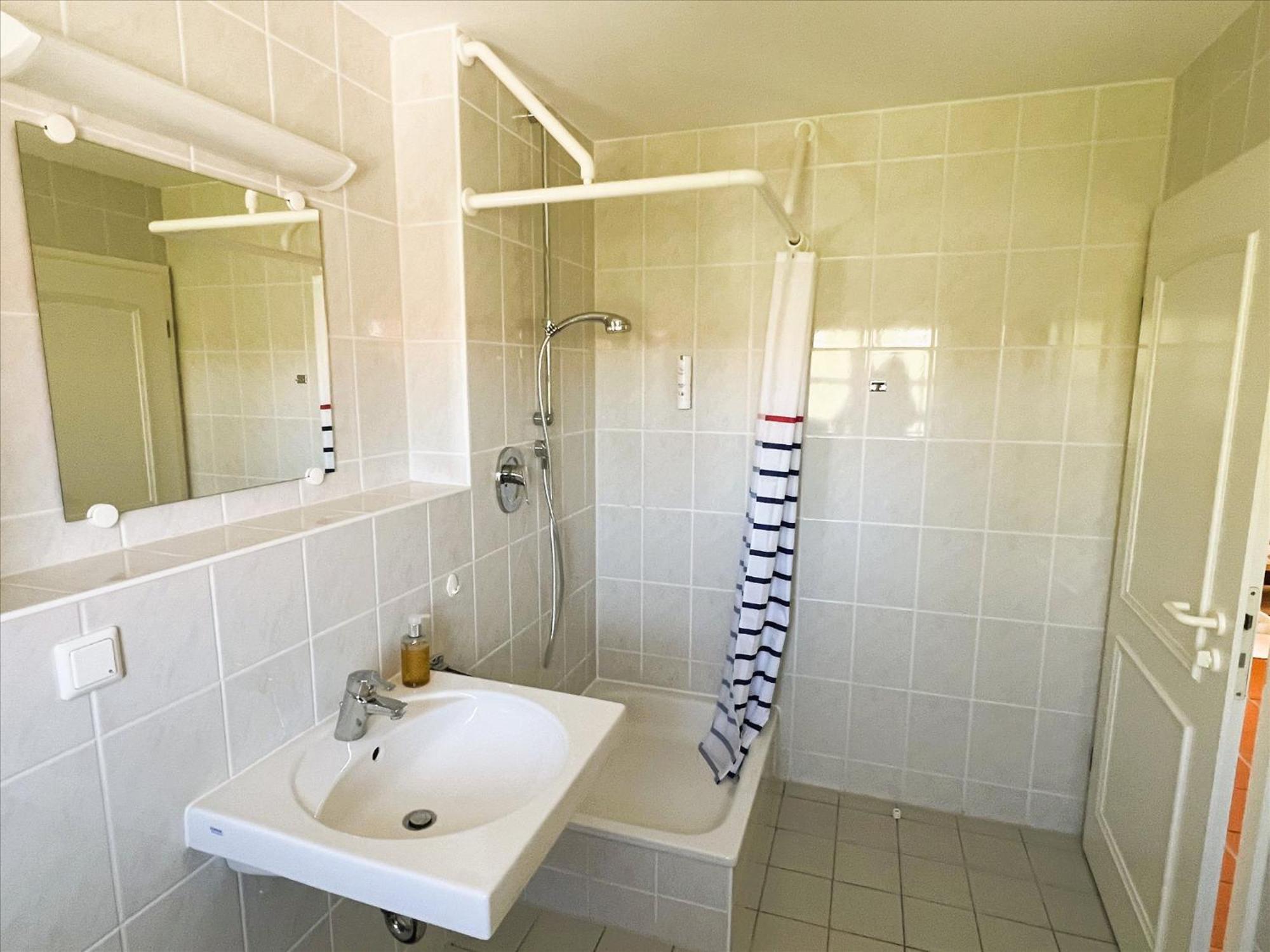 Feriendorf Rugana - Klassik Appartement Mit 1 Schlafzimmer D44 Dranske Dış mekan fotoğraf